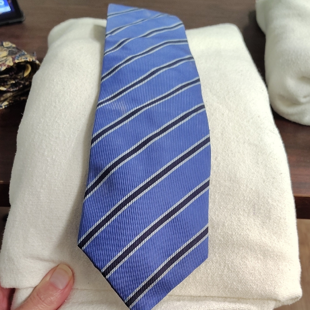 Nautica Classic Blue and White Striped Tie